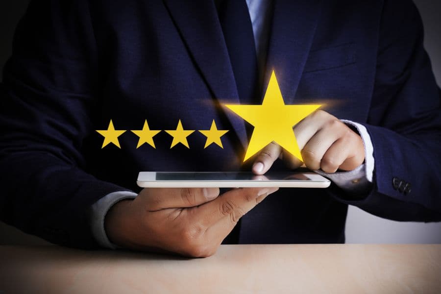 Personnaliser l'expérience client grâce à la scénomotique et à l'IA dans les hôtels